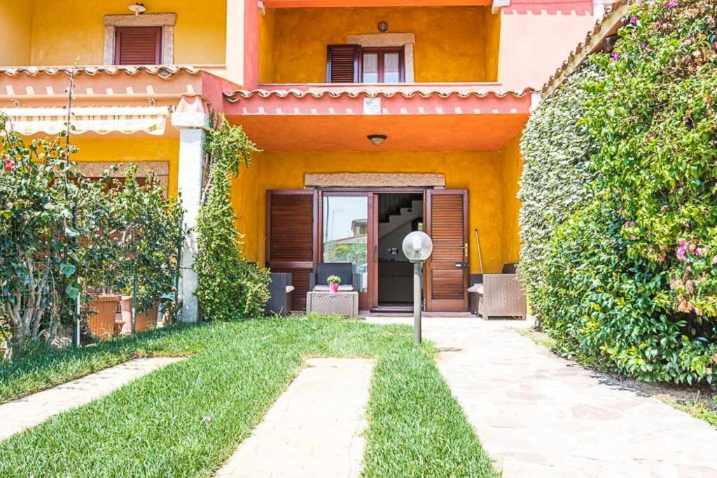 Villa Molly San Teodoro  Exteriör bild