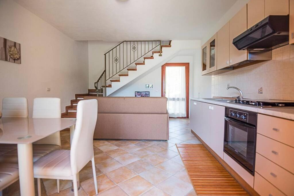 Villa Molly San Teodoro  Exteriör bild