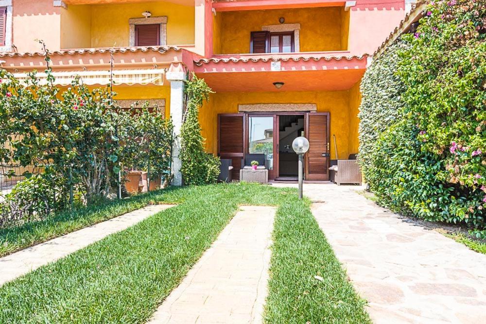 Villa Molly San Teodoro  Exteriör bild